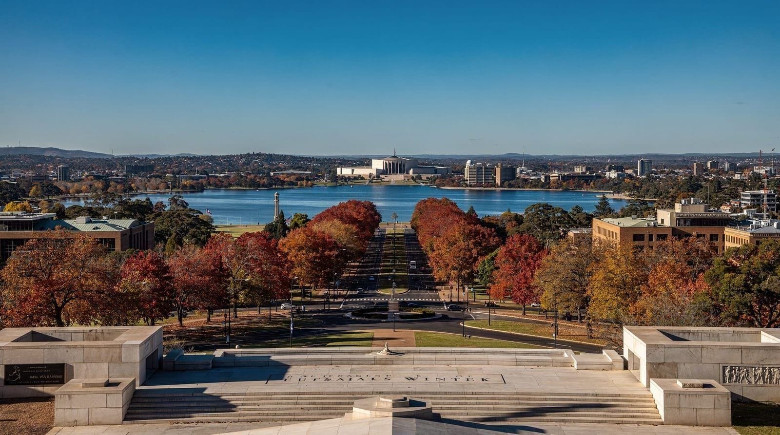 Sydney: Canberra day tour from Sydney