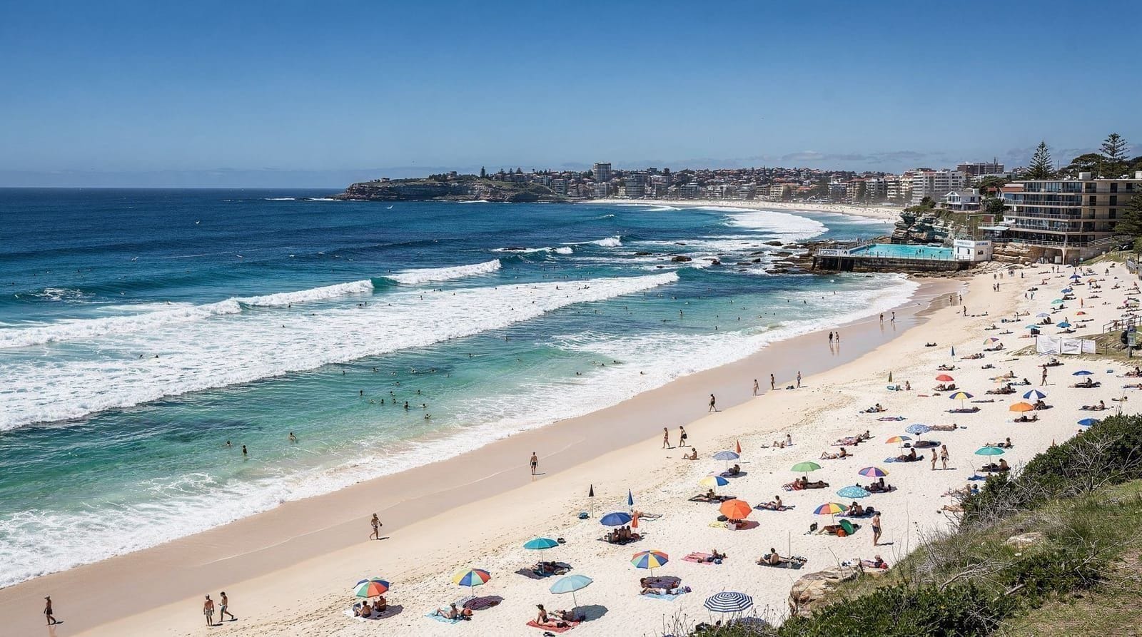 Sydney: Coogee to Bondi coastal walk lunch at Bondi icebergs