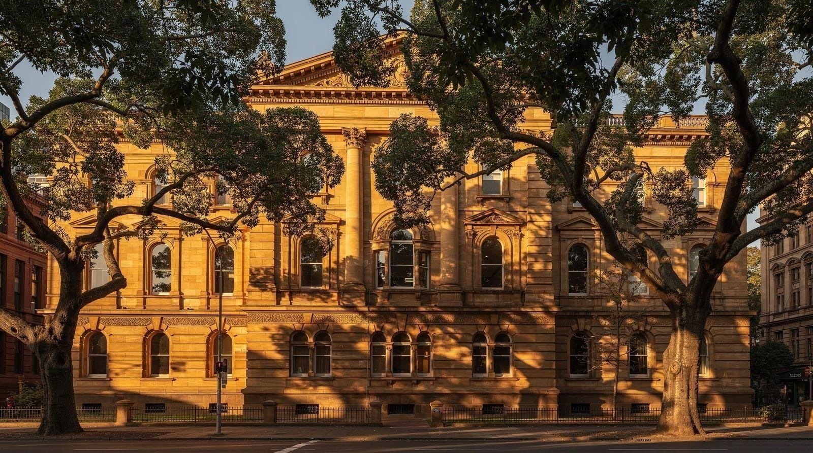 Sydney: The Rocks 90 minute history walking tour