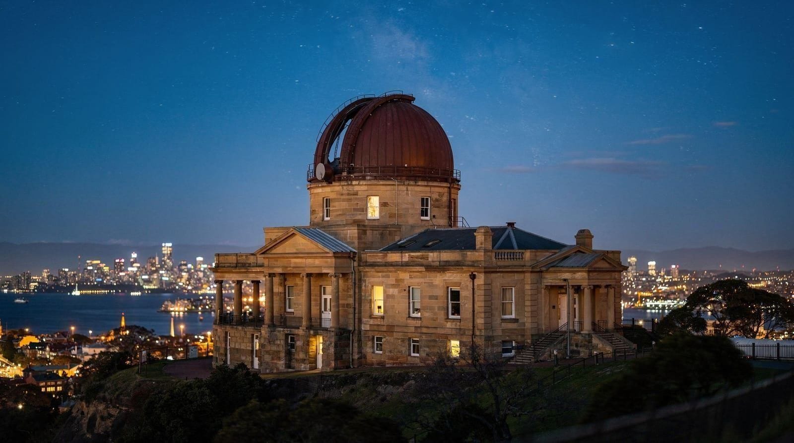 Sydney Observatory — stargazing, museum and honest visitor guide 2026 — Honest guide to visiting Sydney Observatory in 2026. Free museum entry, night sk